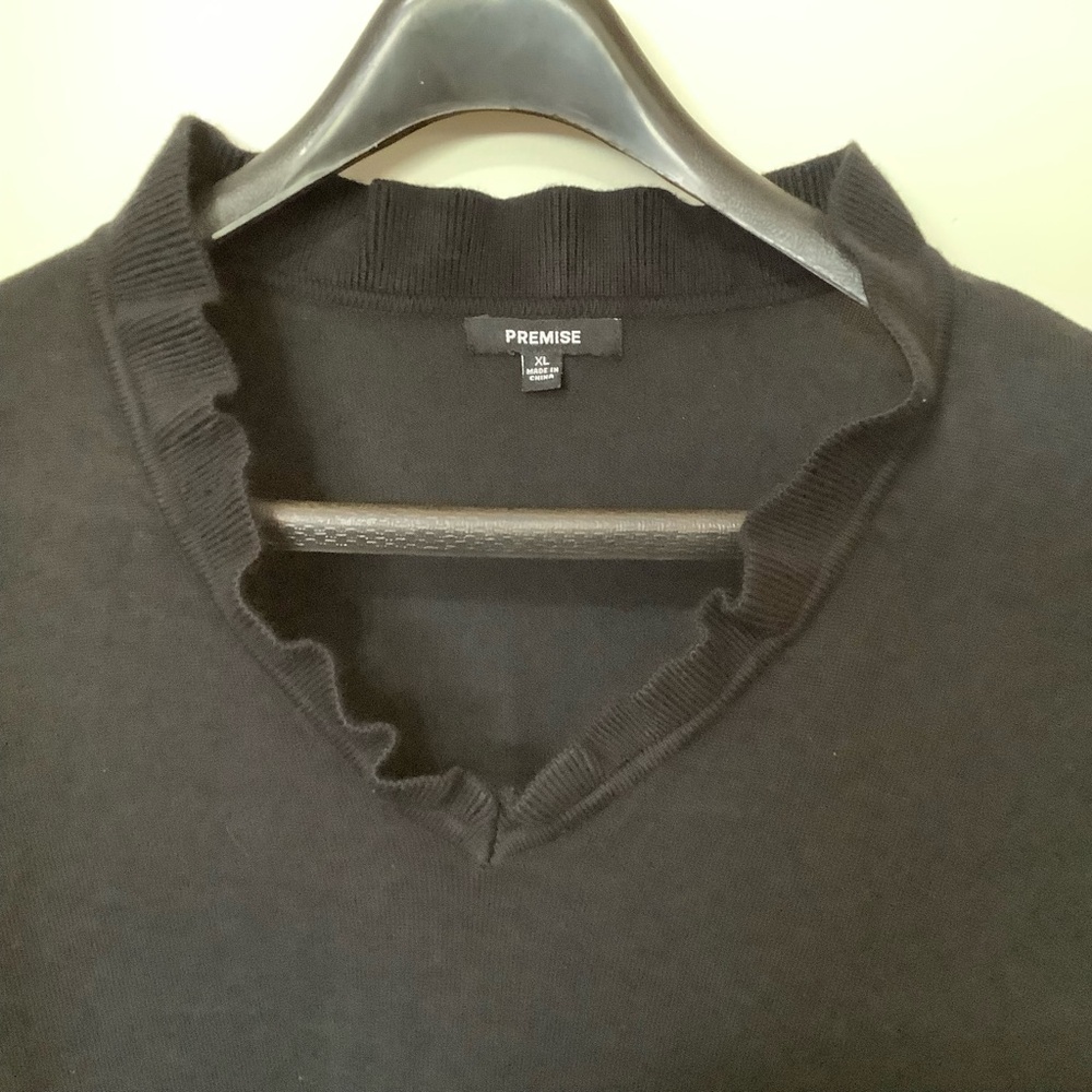 PREMISE: Black Ruffled V-Neck Top - Picture 2 of 4